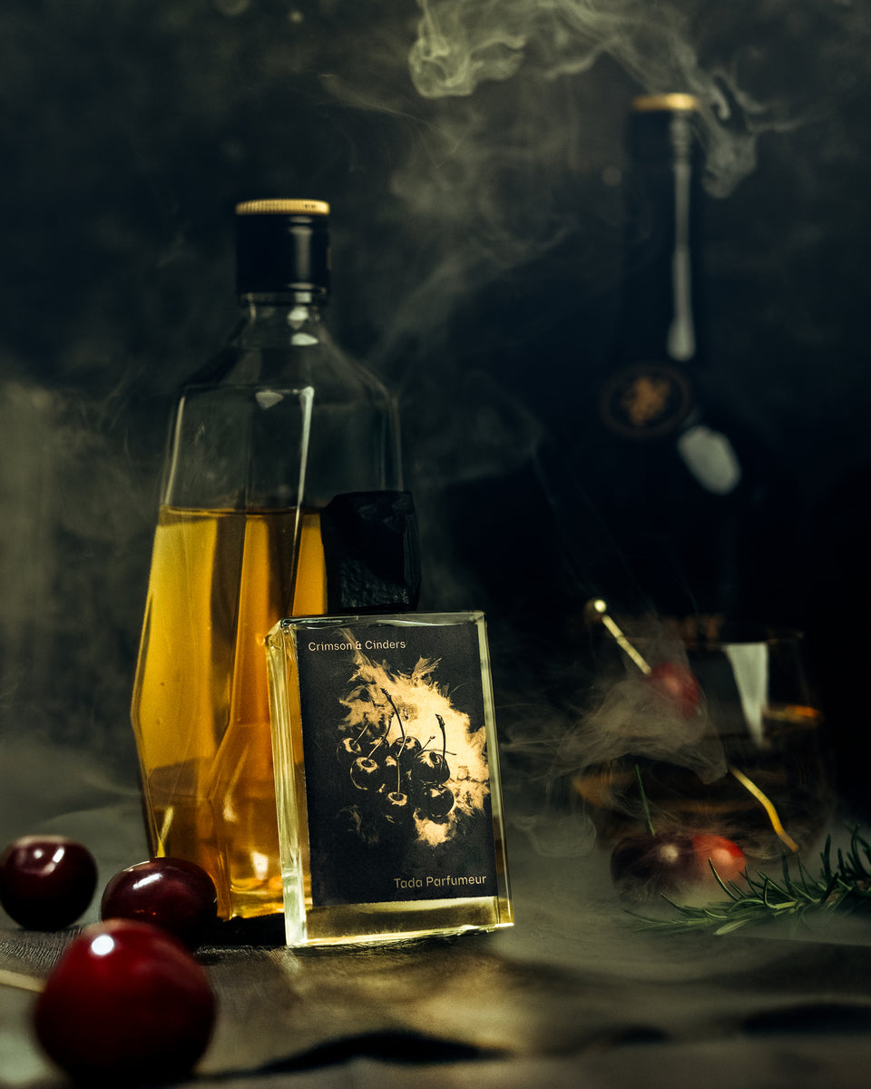 Tada Parfumeur Crimson & Cinders Eau de Parfum - Stéle