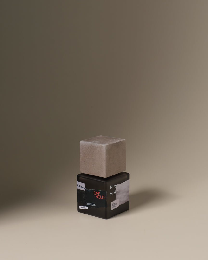 NOMR Offhold Eau de Parfum - Stéle
