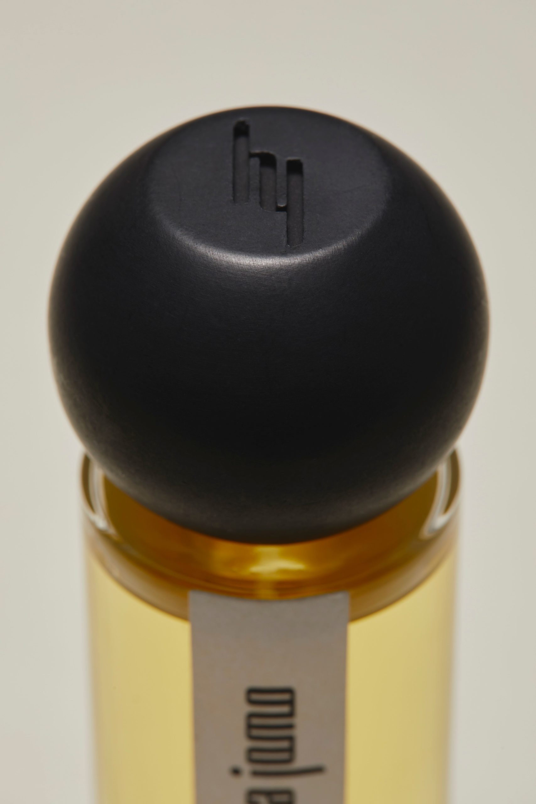 Hima Jomo Pashm Eau de Parfum at Stéle