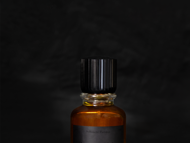 Sylhouette Parfums Romance Noire Extrait de Parfum at Stéle