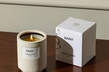 August & Piers Saint Candle - Stéle