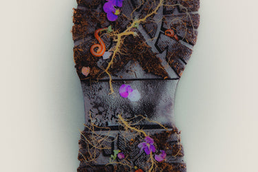 Strange Harvest Violet Below Extrait de Parfum - Stéle