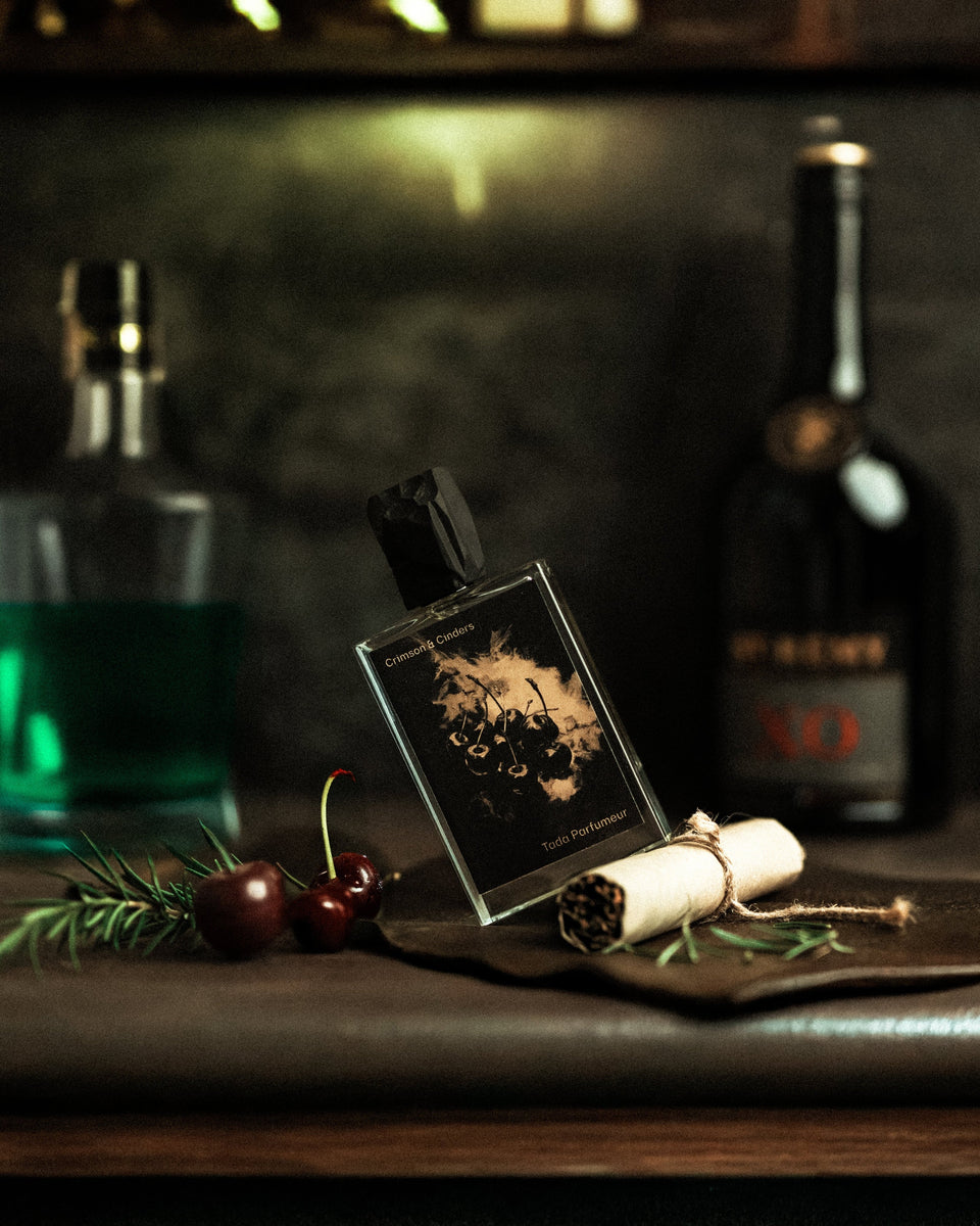 Tada Parfumeur Crimson & Cinders Eau de Parfum - Stéle