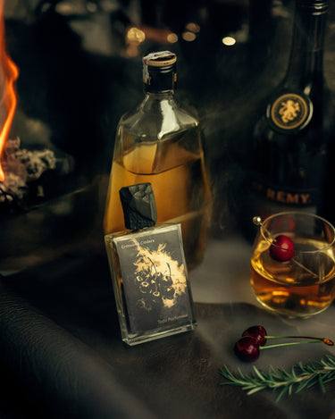 Tada Parfumeur Crimson & Cinders Eau de Parfum - Stéle