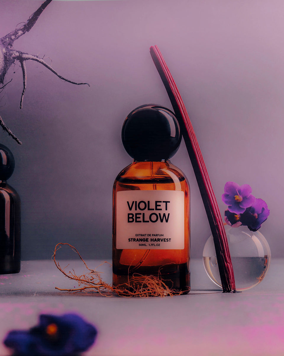 Strange Harvest Violet Below Extrait de Parfum - Stéle