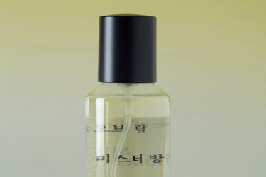 Circle of Lim Mister Bungalow Eau de Cologne at Stéle