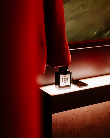 Rahasya Chapter One Eau de Parfum - Stéle