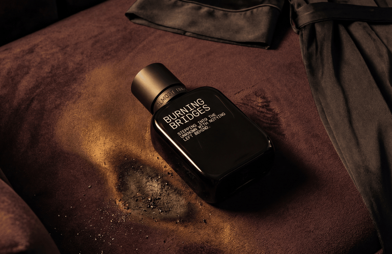 Almost Human Burning Bridges Extrait de Parfum - Stéle