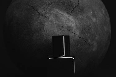 Dee April Parfum I - Stéle