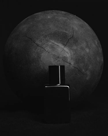 Dee April Parfum I - Stéle