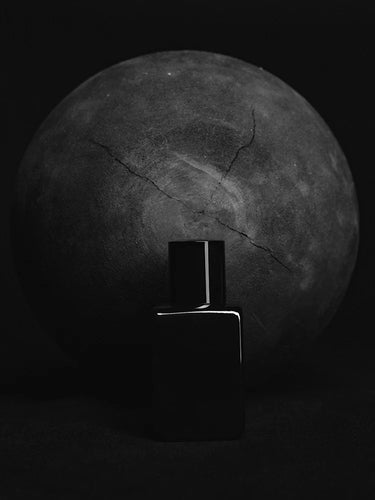 Dee April Parfum I - Stéle