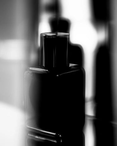 Dee April Parfum II - Stéle