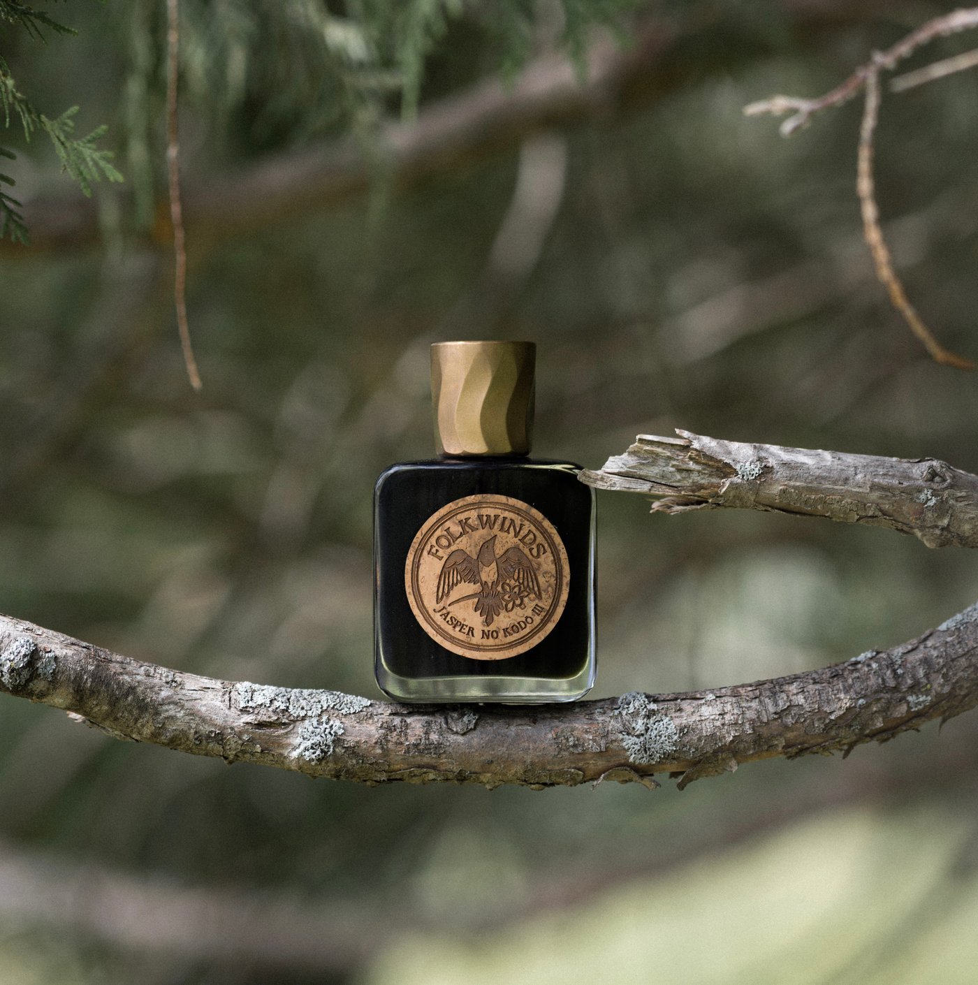 Folkwinds Jasper no Kodō III Elixir de Parfum – Stéle