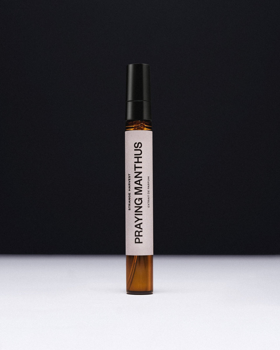 Strange Harvest Praying Manthus Extrait de Parfum - Stéle