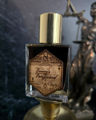 Nebiru Parvms Nocturnal Nemesis Extrait de Parfum - Stéle