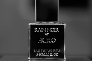 HURO Rain Noir Eau de Parfum - Stéle