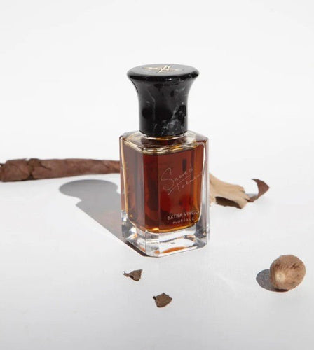 Extra Virgo Sacred Tobacco Extrait de Parfum - Stéle