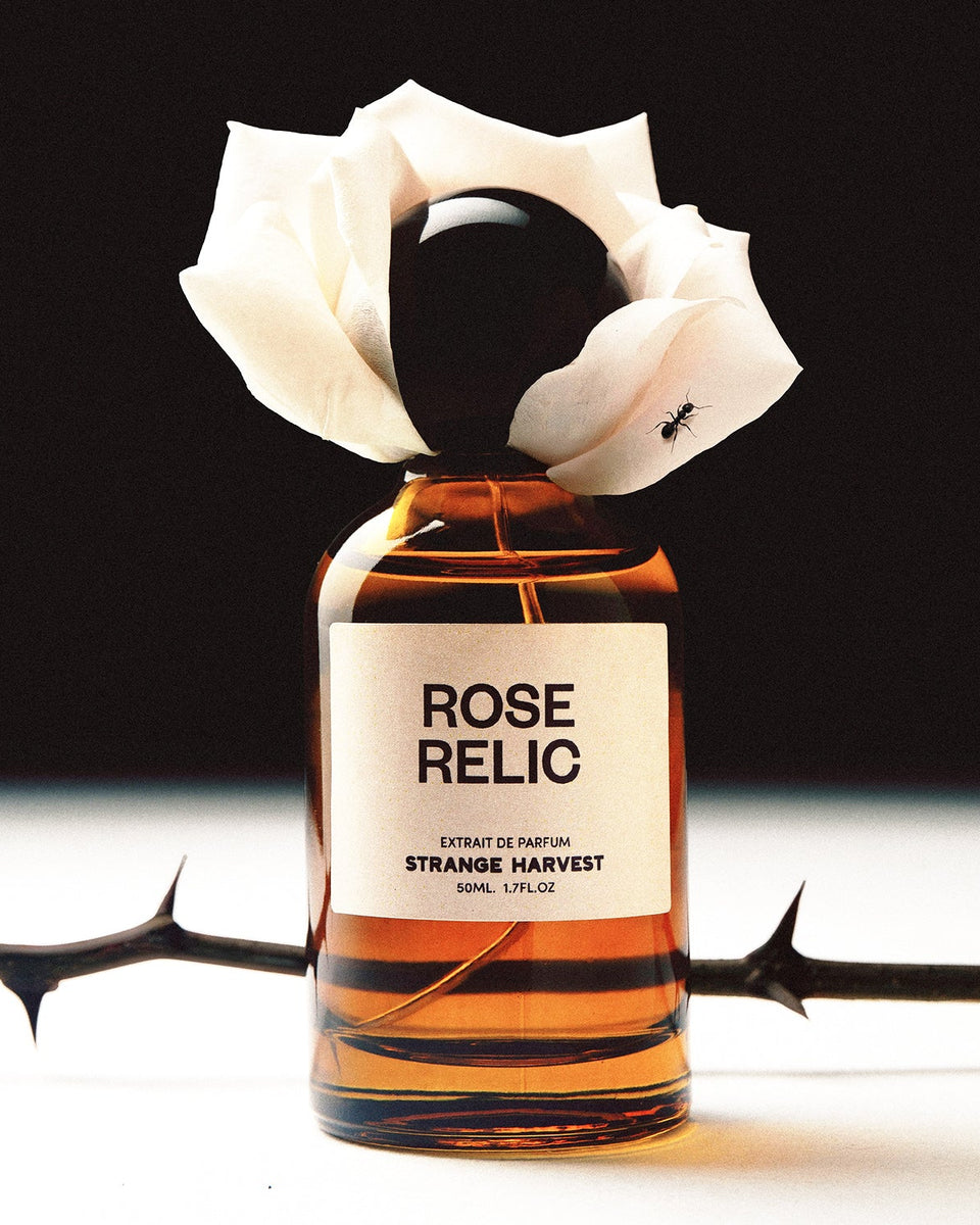 Strange Harvest Rose Relic Extrait de Parfum - Stéle