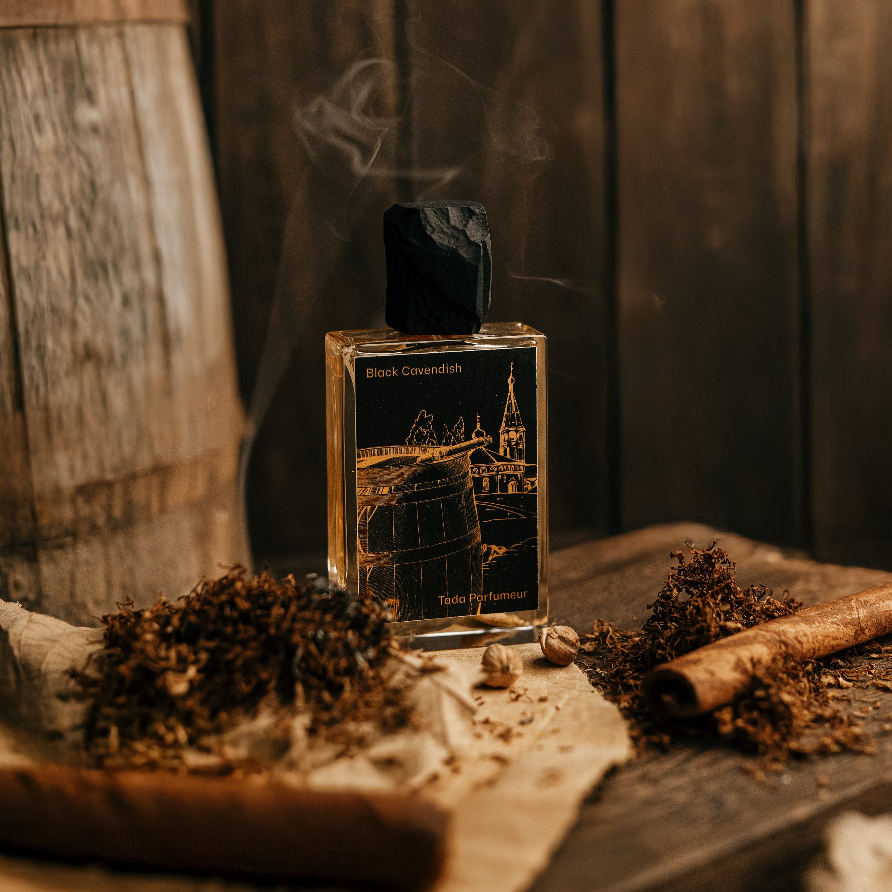 Tada Parfumeur – Stéle