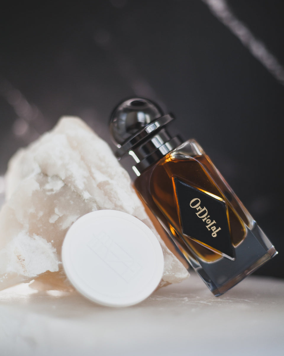 OrDioLab Cedar Throne Extrait De Parfum - Stéle