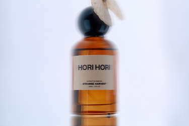 Strange Harvest Hori Hori Extrait de Parfum