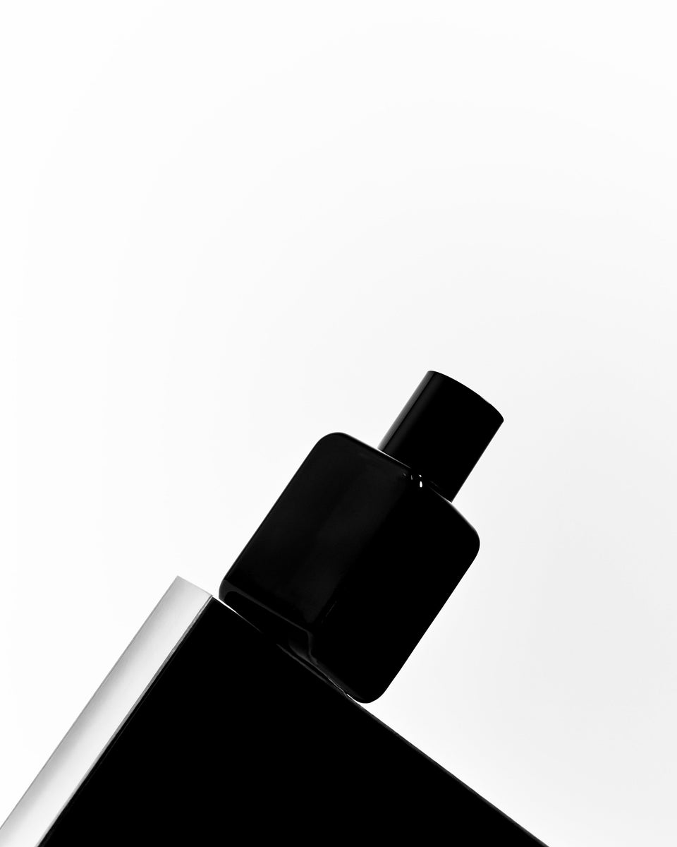Dee April Parfum II - Stéle