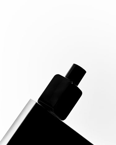 Dee April Parfum II - Stéle