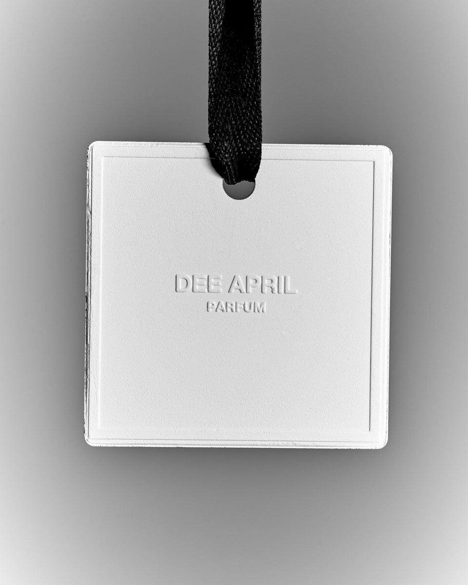 Dee April Parfum - Stéle