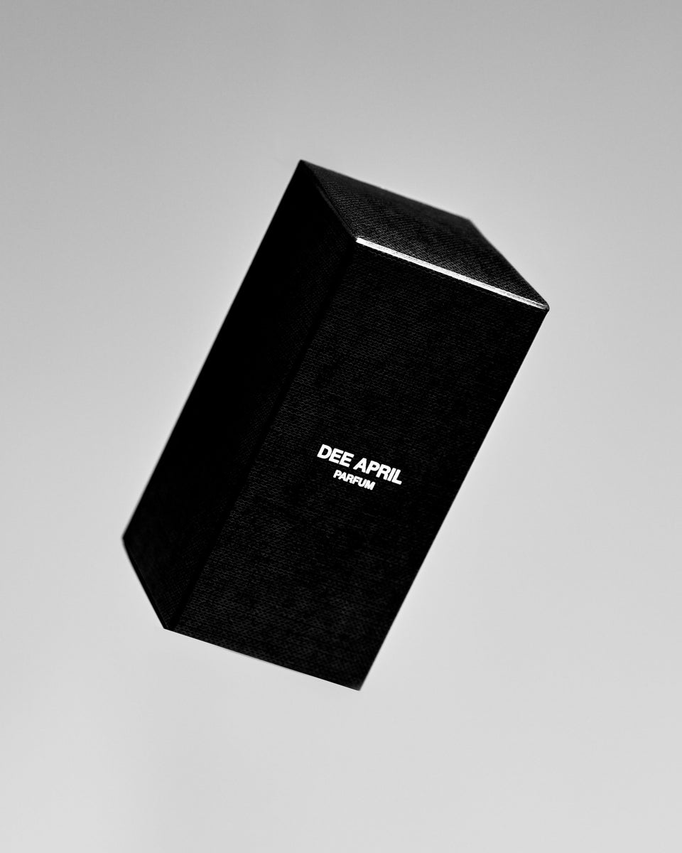 Dee April Parfum II - Stéle