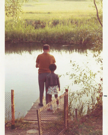 Maya Njie Discovery Set - Stéle