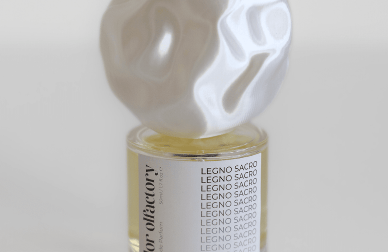Dor Legno Sacro Eau de Parfum - Stéle