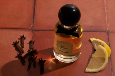 Moco Sunlit Citadels Eau de Parfum - Stéle