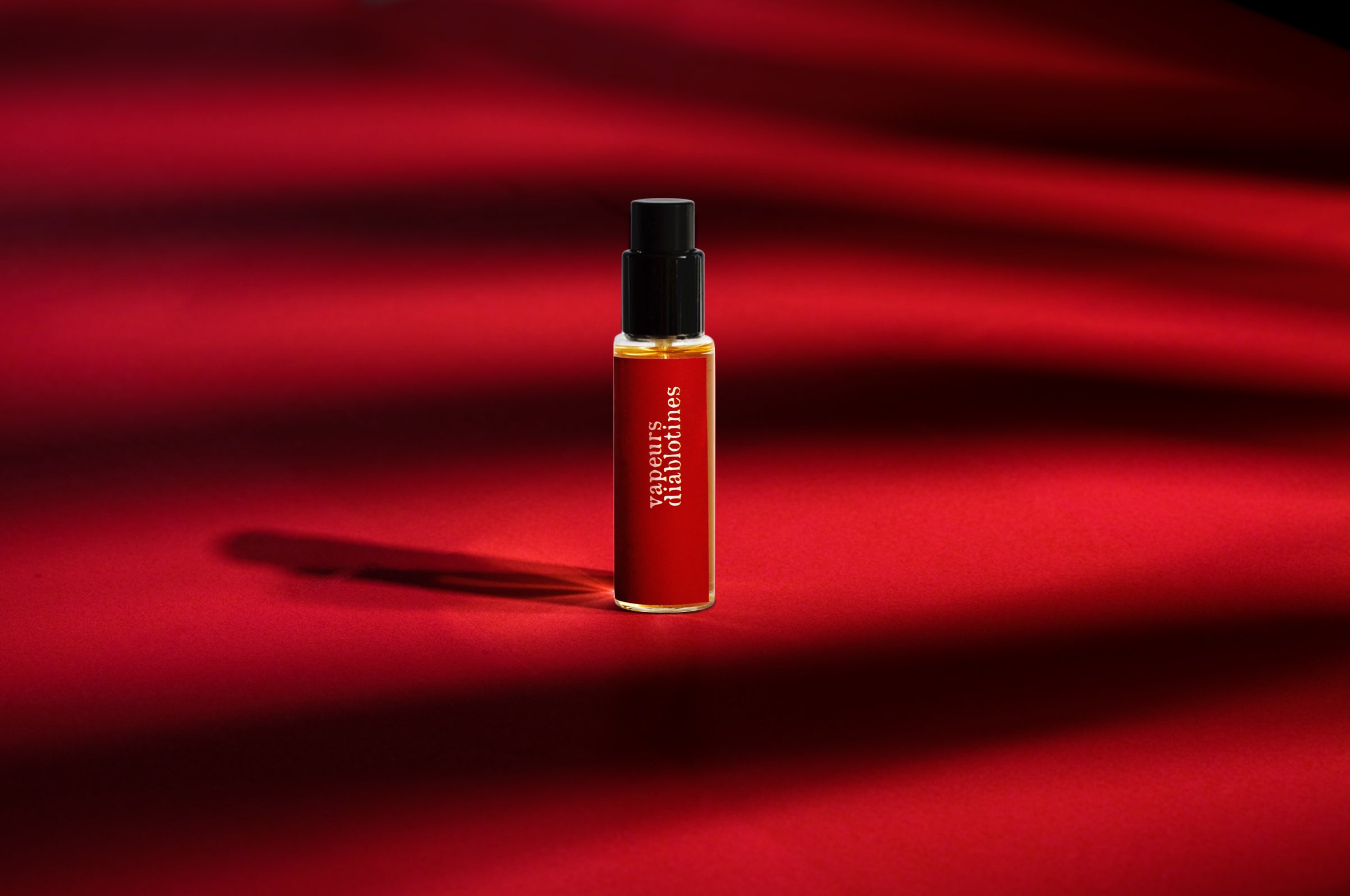 Sous Le Manteau Vapeurs Diablotines n°5 Eau de Parfum – Stéle